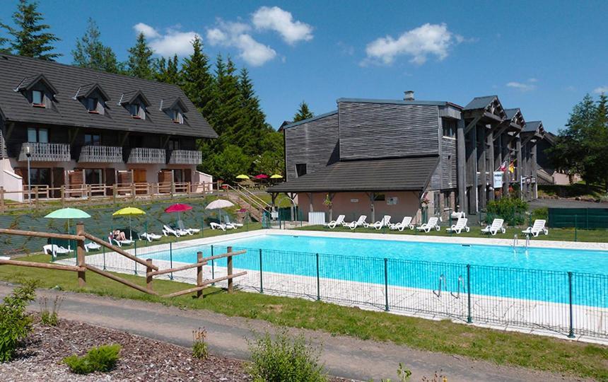 Appartement Dans Residence Bois De La Reine, Besse Et Saint Anastaise Exterior photo
